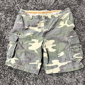 camo cargo shorts